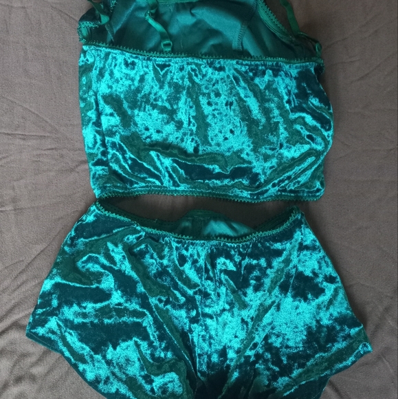 NWT 2 PIECE SHORT LOUNGEWEAR - Picture 2 of 2